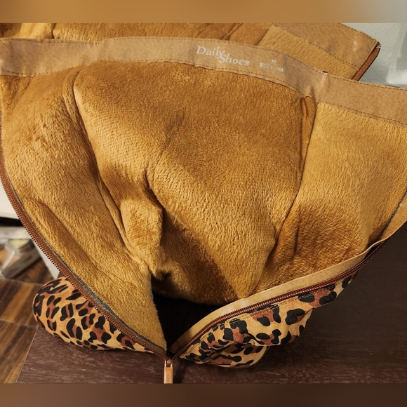 DAILY Leopard Print Boots - Picture 6 of 10